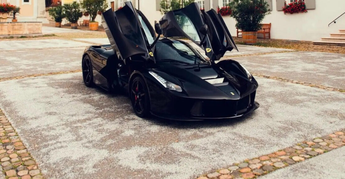 2022 ferrari laferrari black