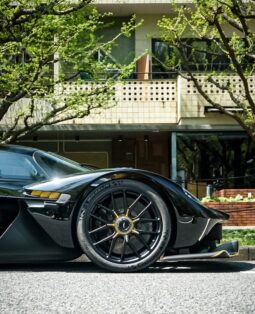 Aston Martin Valkyrie full