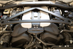 Aston Martin V12 Vantage full