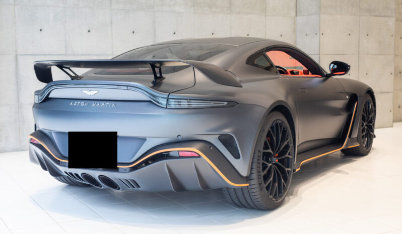 Aston Martin V12 Vantage full