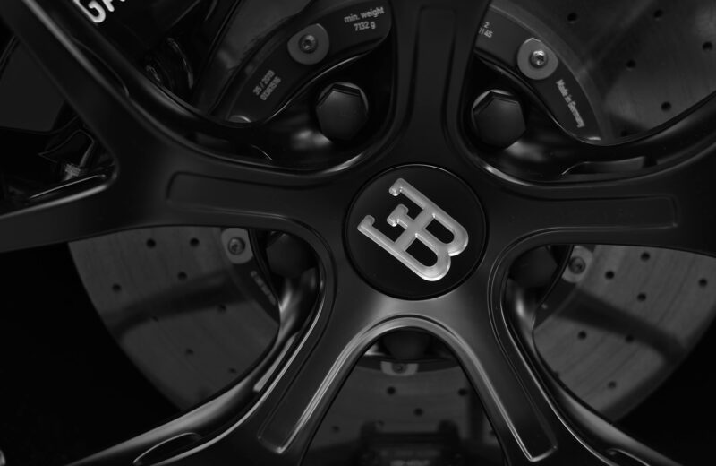 Bugatti Divo – The pinnacle of handling. A limited edition of 40 Bugattis, born to conquer the track.