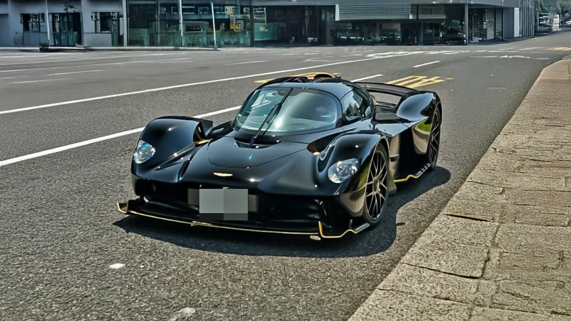 Aston Martin Valkrie 2023