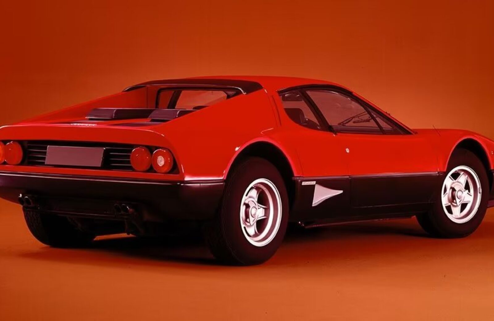 Ferrari 512 BB – 70年代スーパーカーの象徴、“ベルリネッタ・ボクサー
