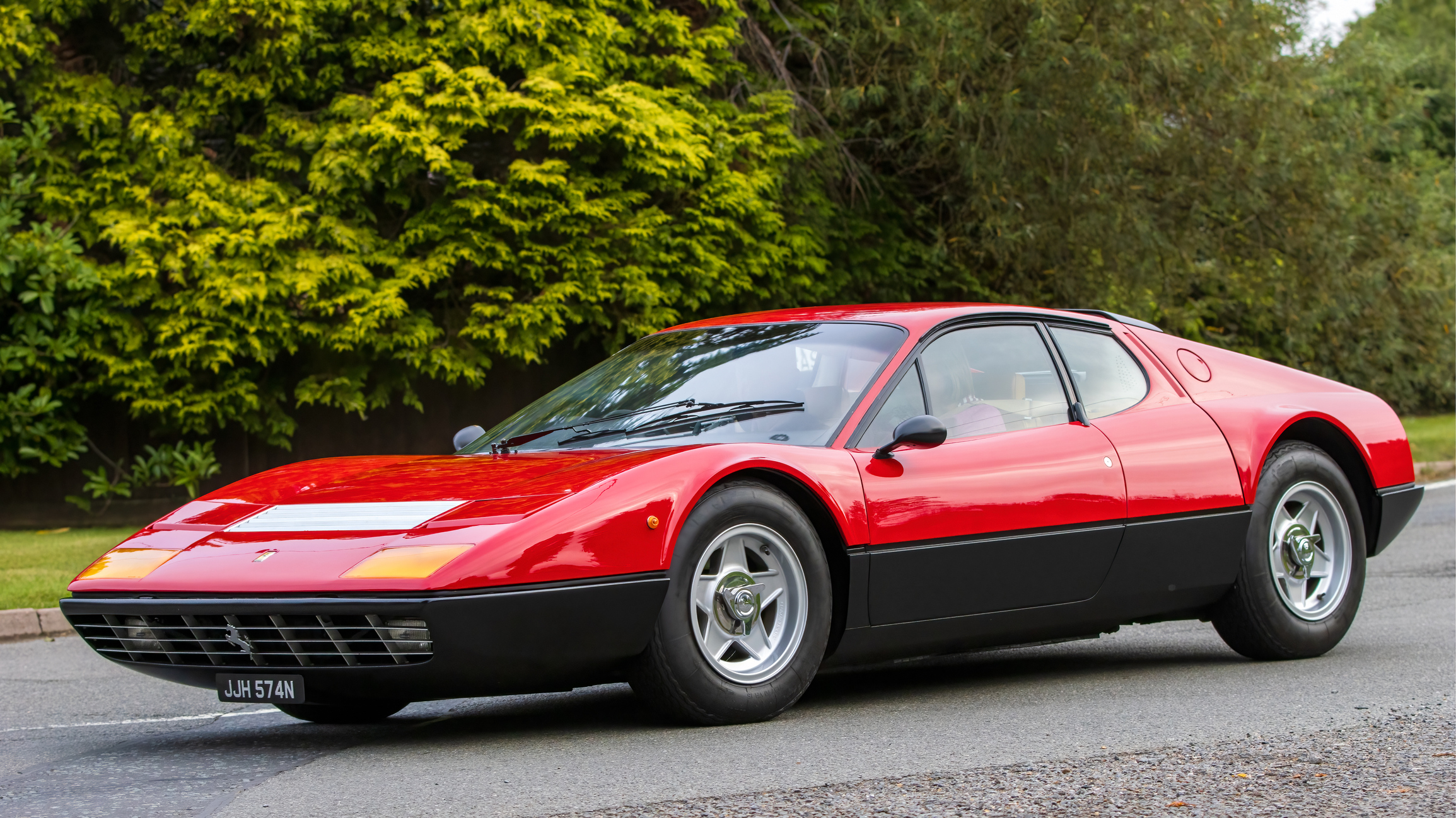 Ferrari 512 BB – 70年代スーパーカーの象徴、“ベルリネッタ・ボクサー