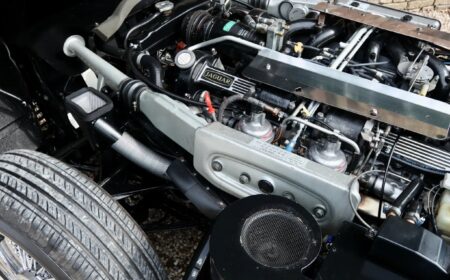 ジャガー E-タイプ V12 ロードスター 1974 29,084km