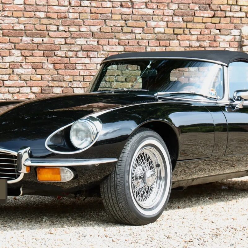 ジャガー E-タイプ V12 ロードスター 1974 29,084km