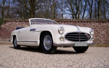 デラヘイ 235 コンバーチブル by アンテム 53,213km 1952