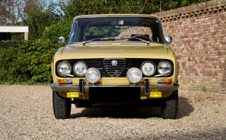 アルファロメオ 2000 ベルリーナ 1974 54,995km