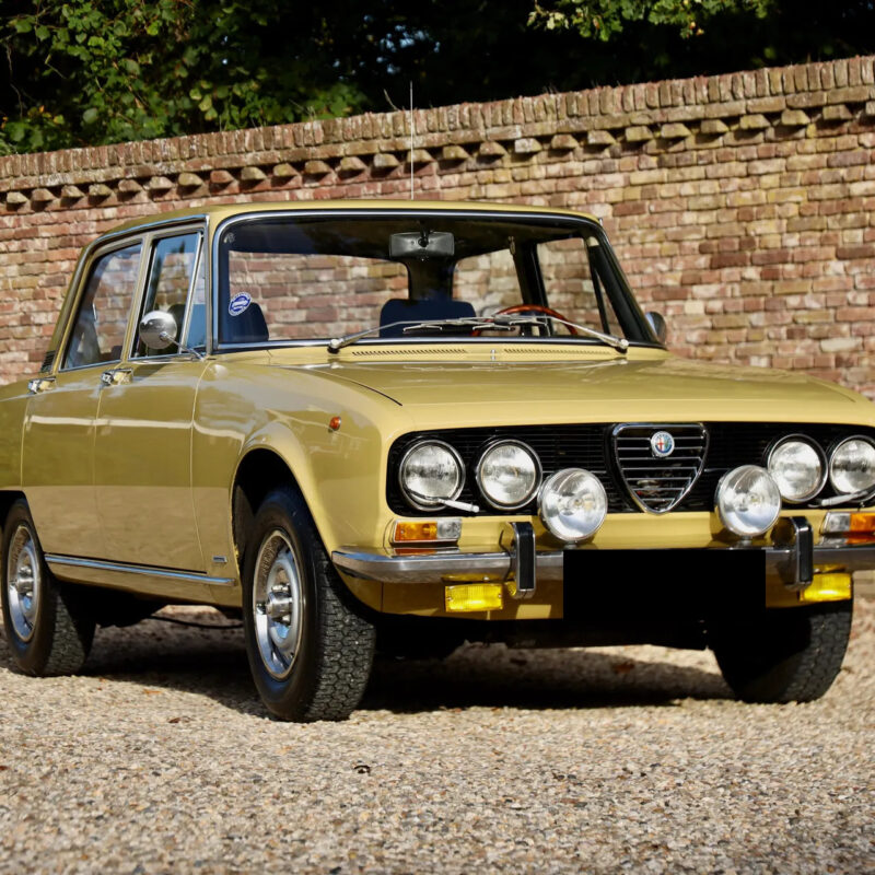 アルファロメオ 2000 ベルリーナ 1974 54,995km