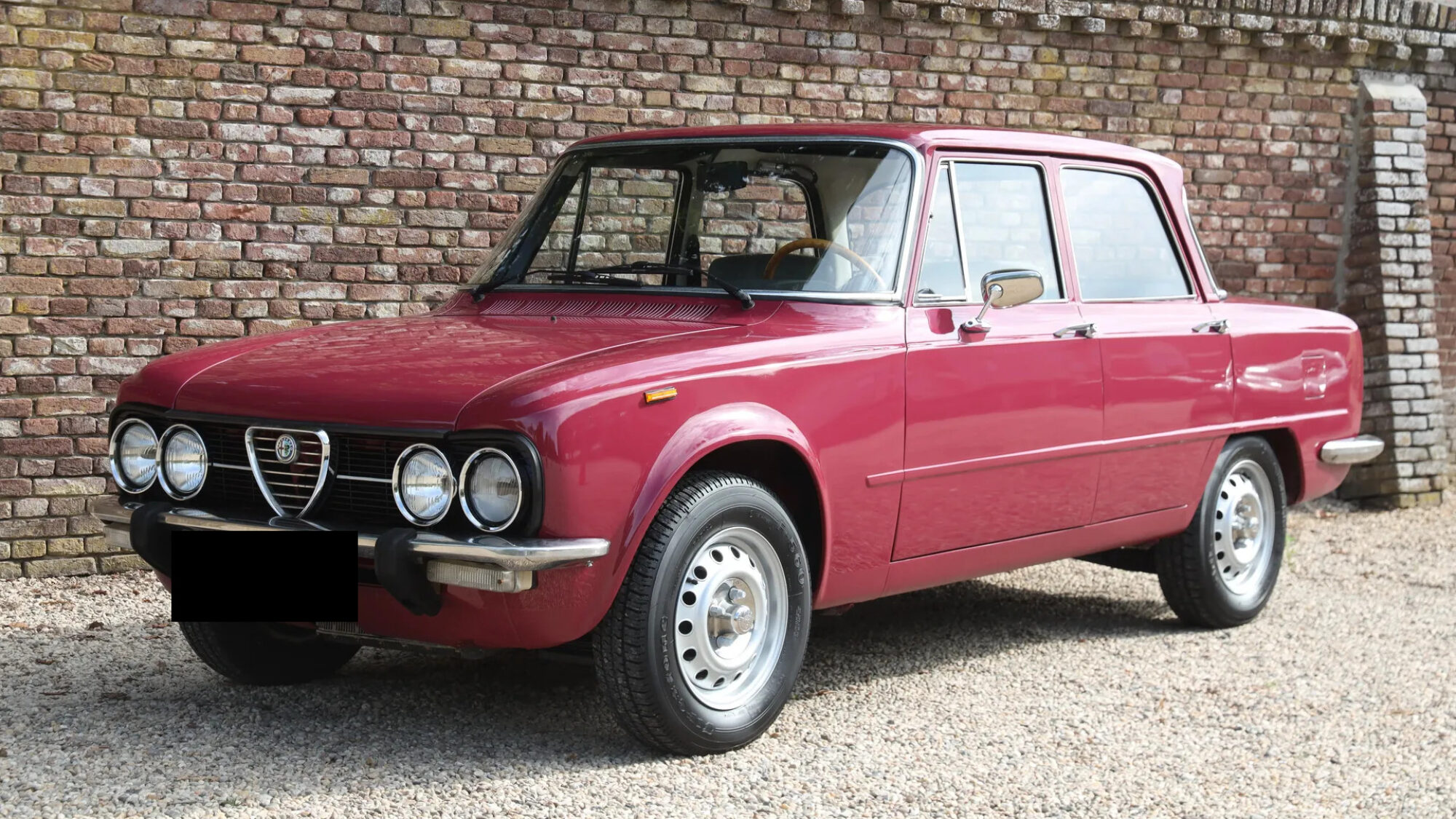 アルファロメオ ジュリア 1300 ヌオーヴァ スーパー 1975 11,933km