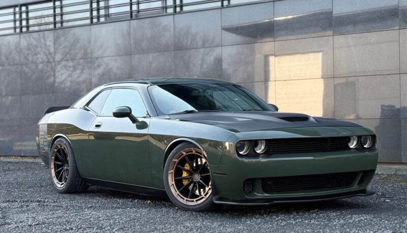 Dodgde Challenger 102,000km