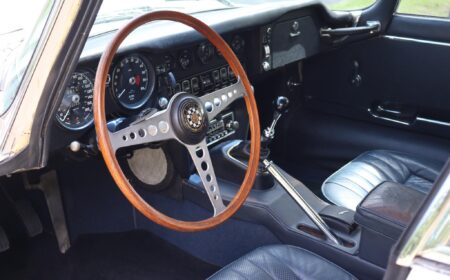 Jaguar E-Type Series 2 FHC 1969