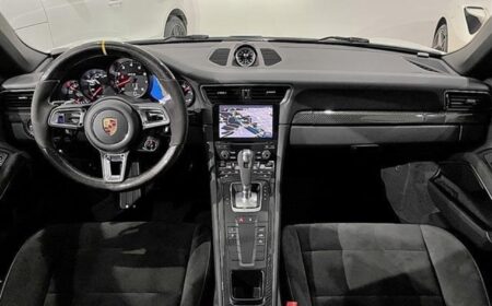 Porsche 911 Carrera GTS 2019 16,000km