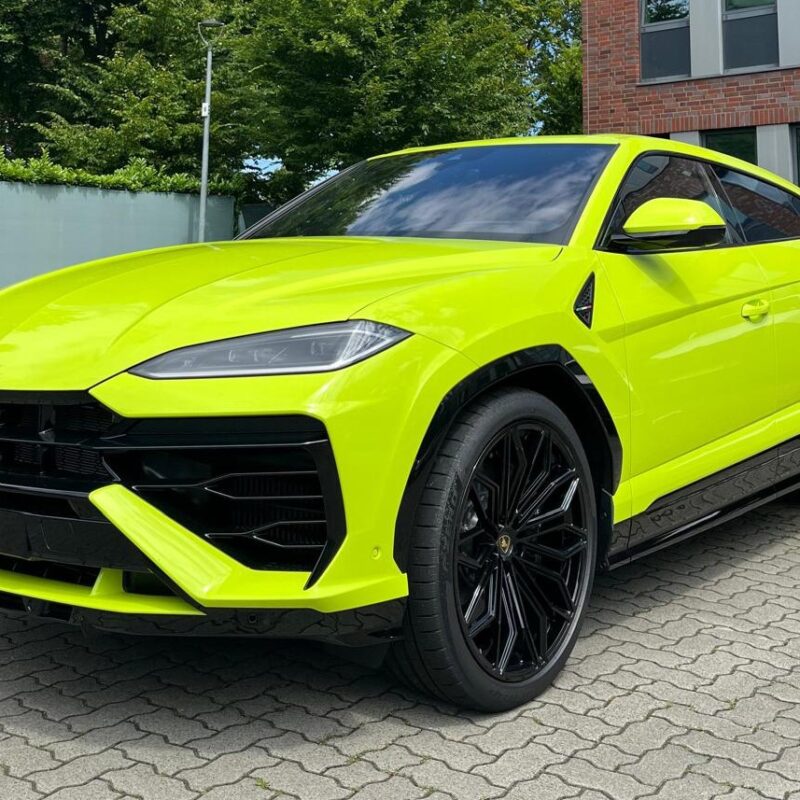 ランボルギーニ ウルス SE 2025