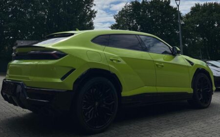 ランボルギーニ ウルス SE 2025