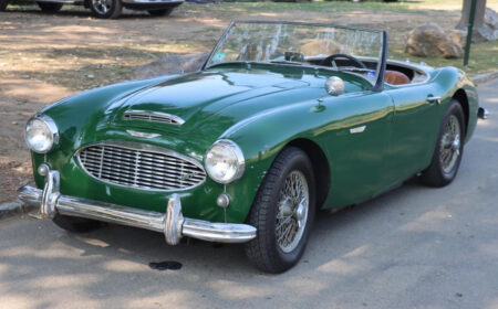 オースチン・ヒーレー 100-6 BN6 ロードスター 1958