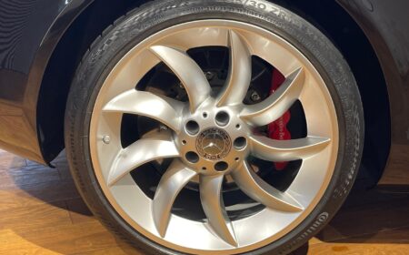 Mercedes-Benz SLR McLaren 5.4 2006 6,000km