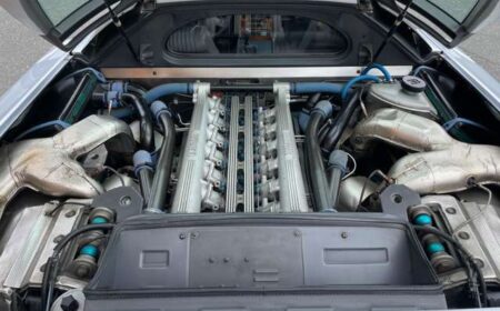 Bugatti EB110GT 1994 11,000km