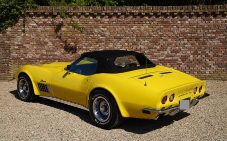 コルベット C3 スティングレイ コンバーチブル 16,866km 1972