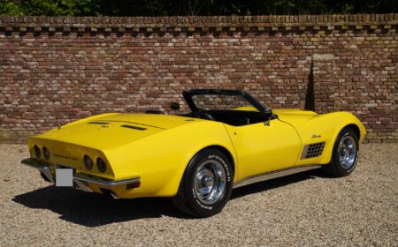 コルベット C3 スティングレイ コンバーチブル 16,866km 1972