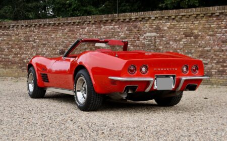 シボレー コルベット C3 コンバーチブル “レストア済みコンディション” 97,703km 1970