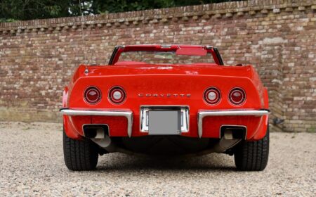 シボレー コルベット C3 コンバーチブル “レストア済みコンディション” 97,703km 1970