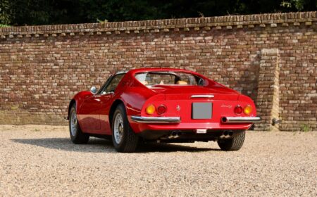 フェラーリ 246 GTS ディーノ 67,378km 1974