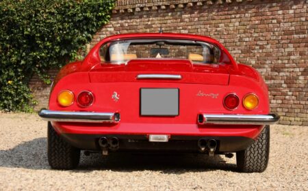 フェラーリ 246 GTS ディーノ 67,378km 1974