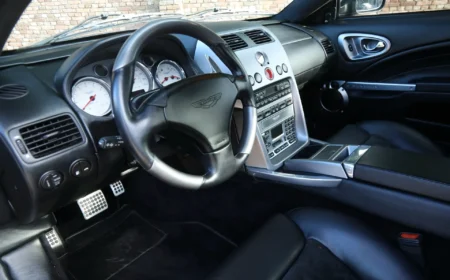 アストン･マーティン ヴァンキッシュ 5.9 V12 2003 18,990km