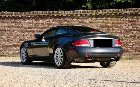 アストン･マーティン ヴァンキッシュ 5.9 V12 2003 18,990km