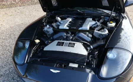 アストン･マーティン ヴァンキッシュ 5.9 V12 2003 18,990km