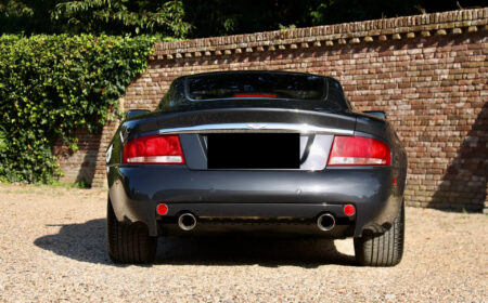 アストン･マーティン ヴァンキッシュ 5.9 V12 2003 18,990km