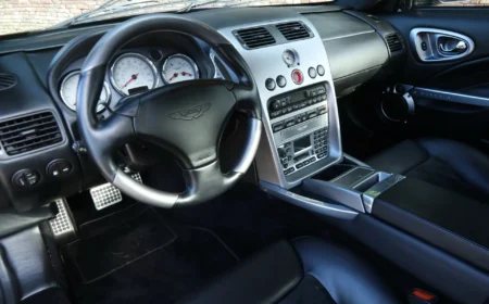 アストン･マーティン ヴァンキッシュ 5.9 V12 2003 18,990km