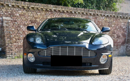 アストン･マーティン ヴァンキッシュ 5.9 V12 2003 18,990km
