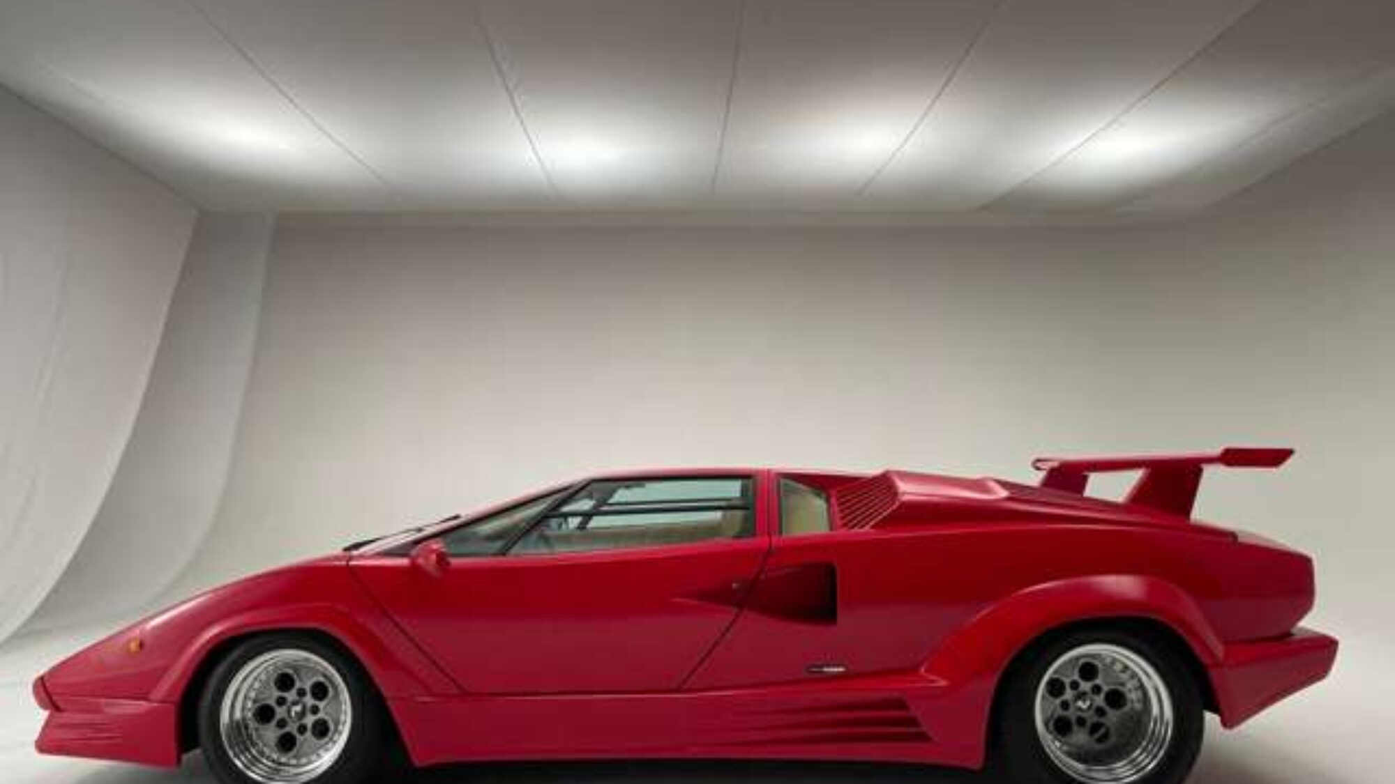 Lamborghini Countach Anniversary 1990 17,000km