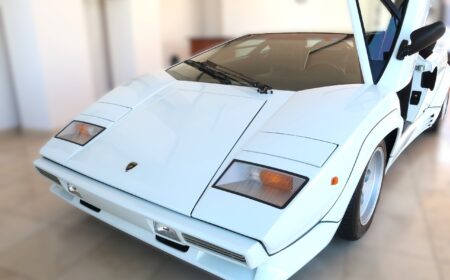 Lamborghini Countach 5000 Quattrovalvole 1988 5,000km