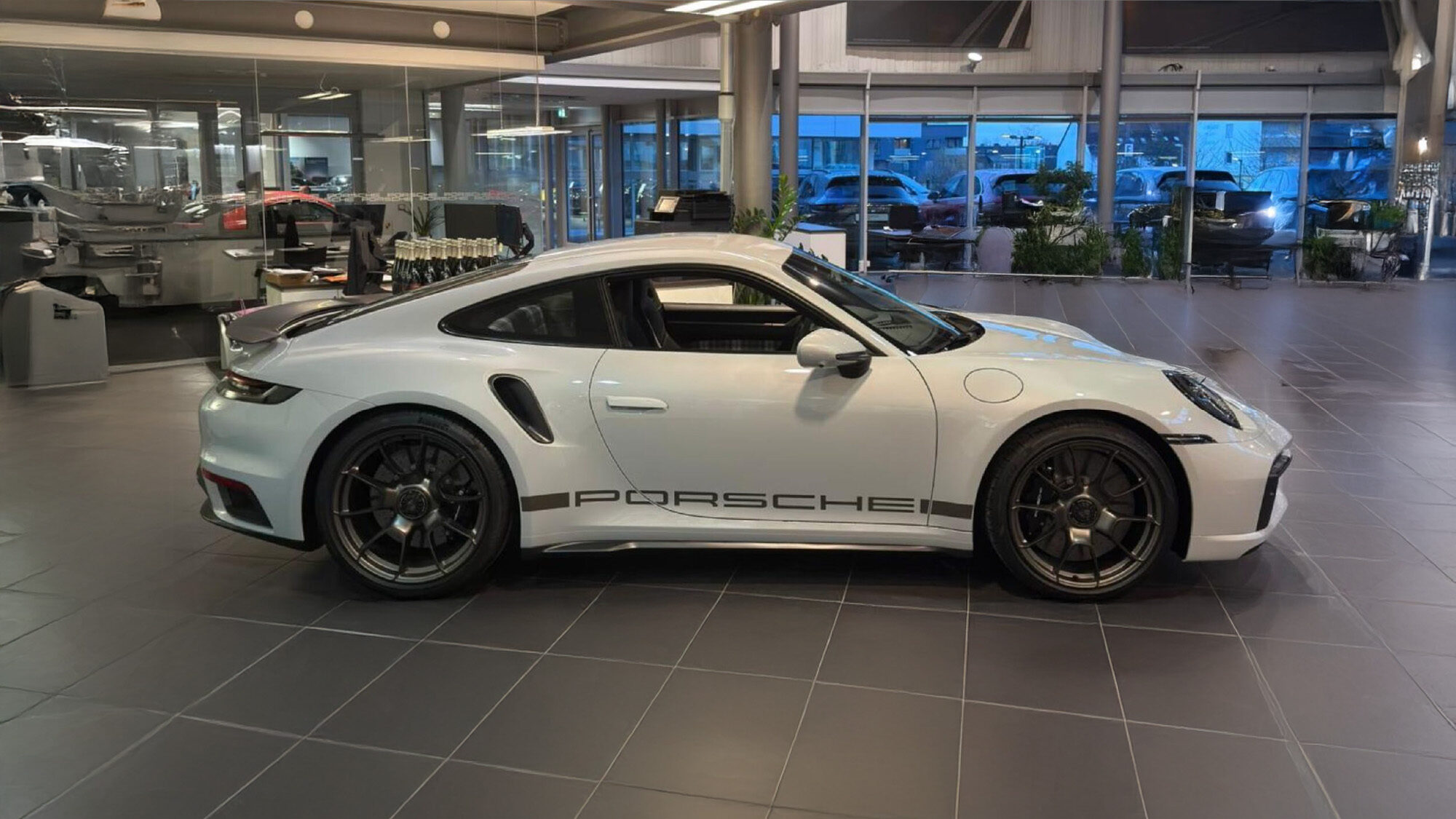 ポルシェ 911ターボ 50周年記念モデル