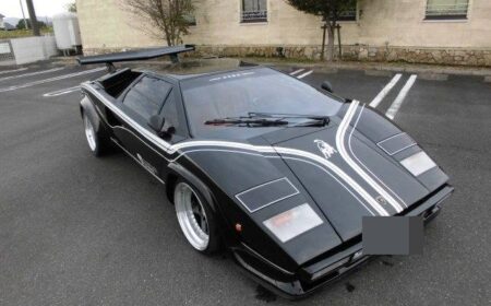 Lamborghini Countach LP400S Series 3 1982 23,000km