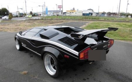 Lamborghini Countach LP400S Series 3 1982 23,000km