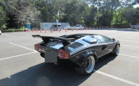 Lamborghini Countach LP400S Series 3 1982 23,000km