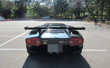 Lamborghini Countach LP400S Series 3 1982 23,000km