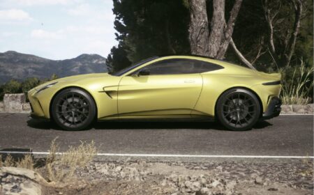 アストン･マーティン ヴァンテージ クーペ 右ハンドル 新車 デリバリーマイレージ