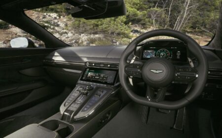 アストン･マーティン ヴァンテージ クーペ 右ハンドル 新車 デリバリーマイレージ