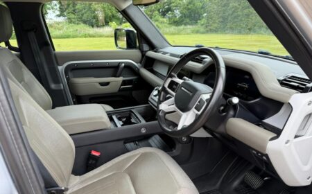 ディフェンダー 110 S P400 3.0i（7人乗り）MHEV 2020 13,000マイル