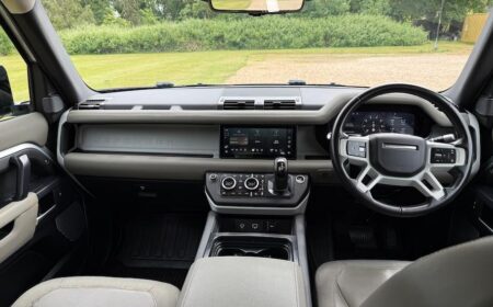 ディフェンダー 110 S P400 3.0i（7人乗り）MHEV 2020 13,000マイル