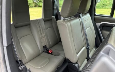 ディフェンダー 110 S P400 3.0i（7人乗り）MHEV 2020 13,000マイル