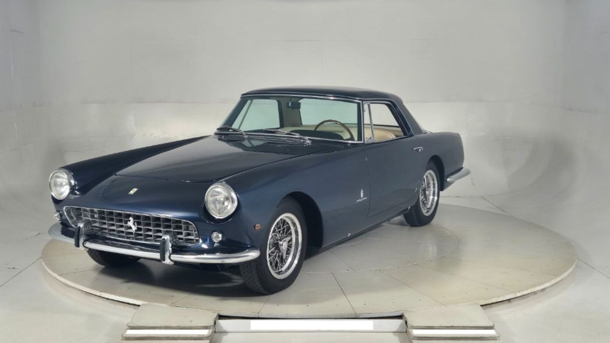 エレガントなフェラーリ 250 GT S2 クーペ 1963