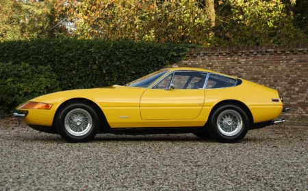 フェラーリ 365 GTB/4 デイトナ 1973 9,212km