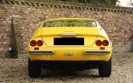 フェラーリ 365 GTB/4 デイトナ 1973 9,212km