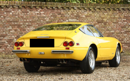 フェラーリ 365 GTB/4 デイトナ 1973 9,212km